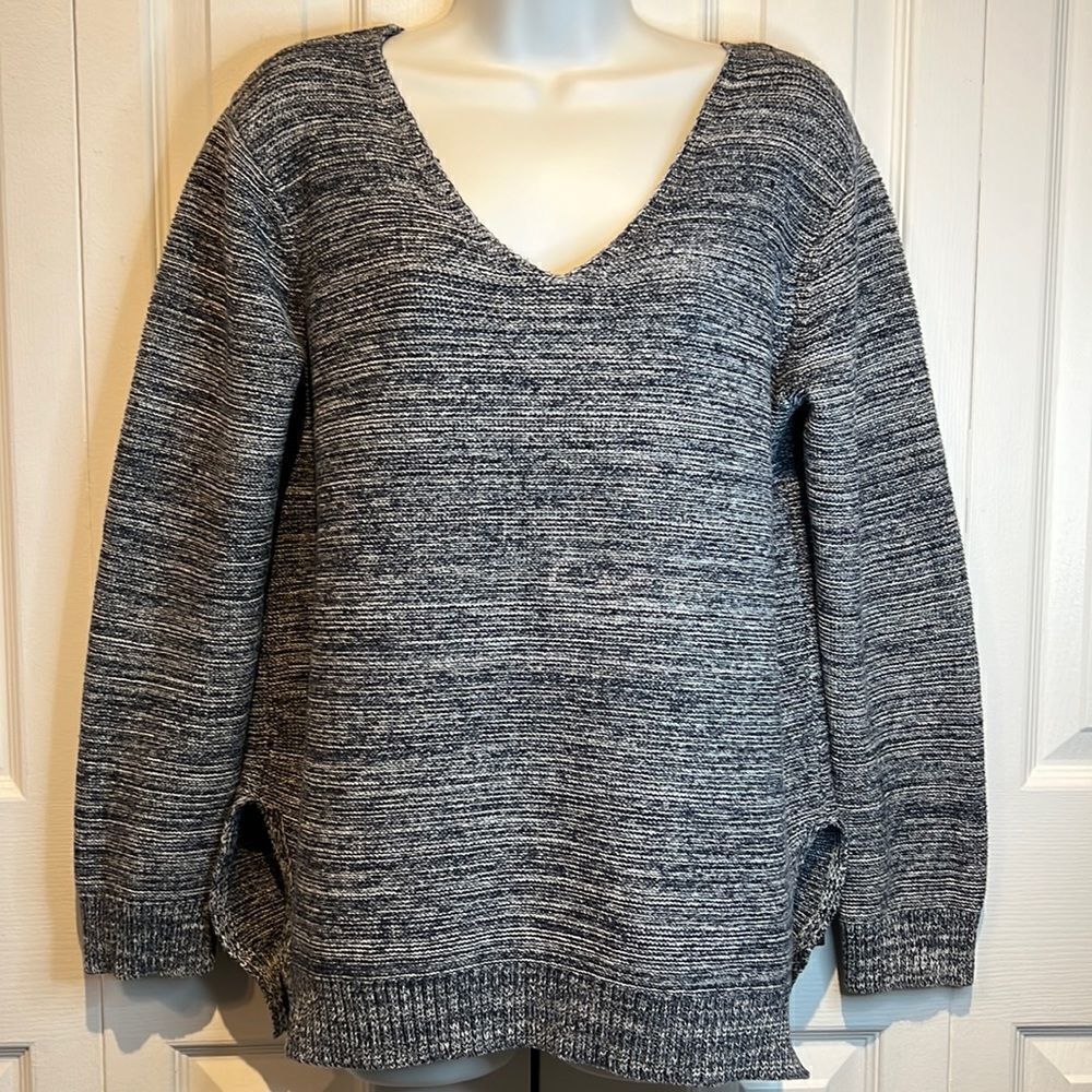 Roots Canada‎ Blue/White V-Neck Long Sleeve Sweater Size Small (oversized)